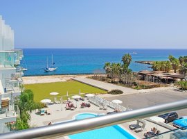 seafront apartment in Protaras